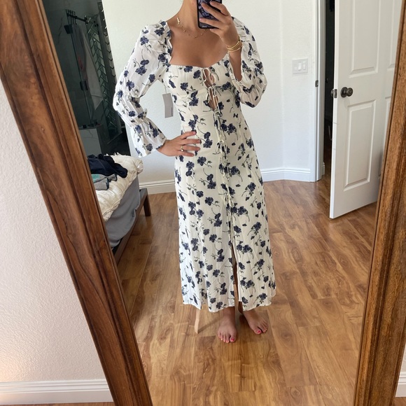 REFORMATION ROBERTA DRESS IN BLUEBERRIES SIZE 2 - Picture 4 of 6